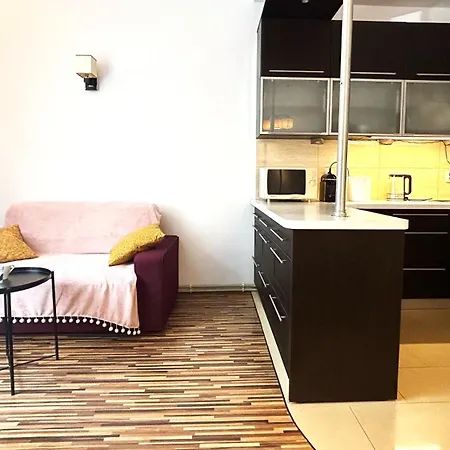 Cozy Near Krakus Mound דירה