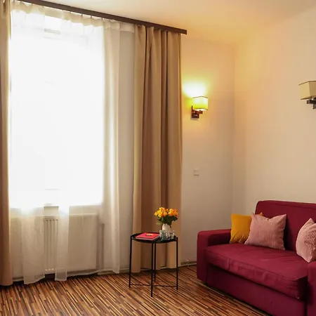 Quiet And Comfortable Apartment Perfect For 2 Guests With Easy Self Check In *